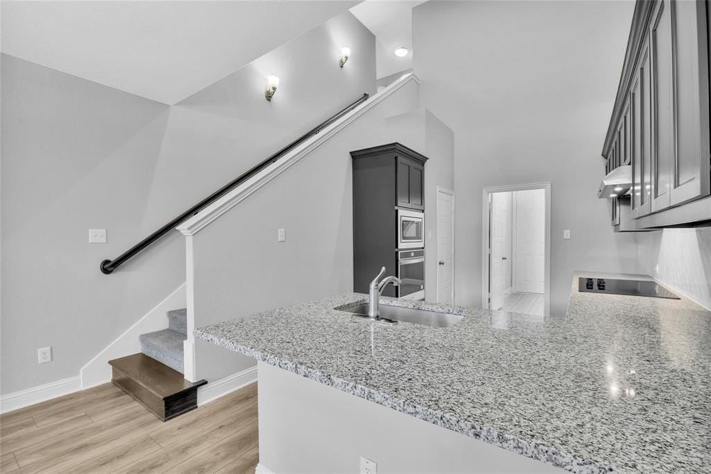 5406 Winged Foot Dr - Photo 6 of 32