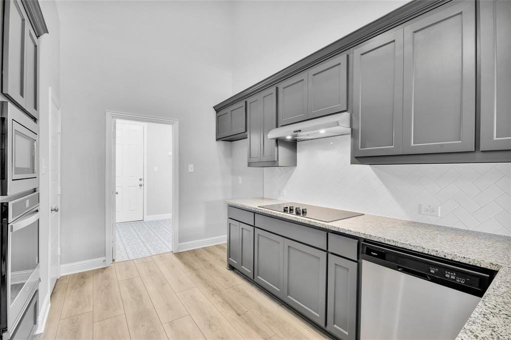 5406 Winged Foot Dr - Photo 7 of 32