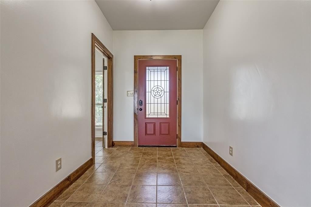 11744 Foutch Rd - Photo 5 of 35