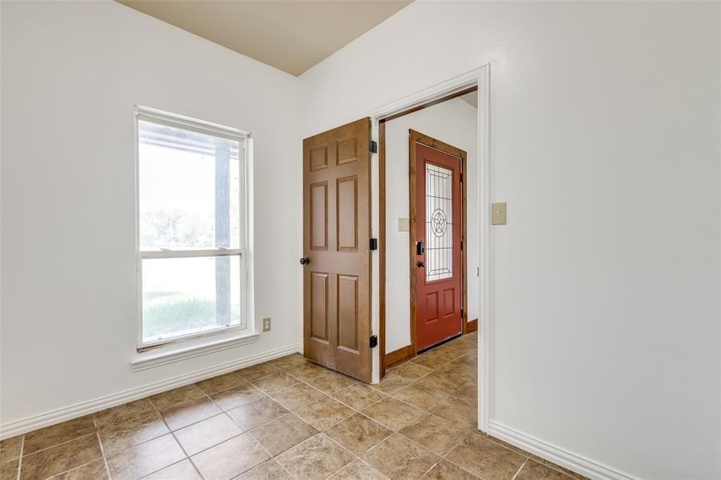 11744 Foutch Rd - Photo 6 of 35