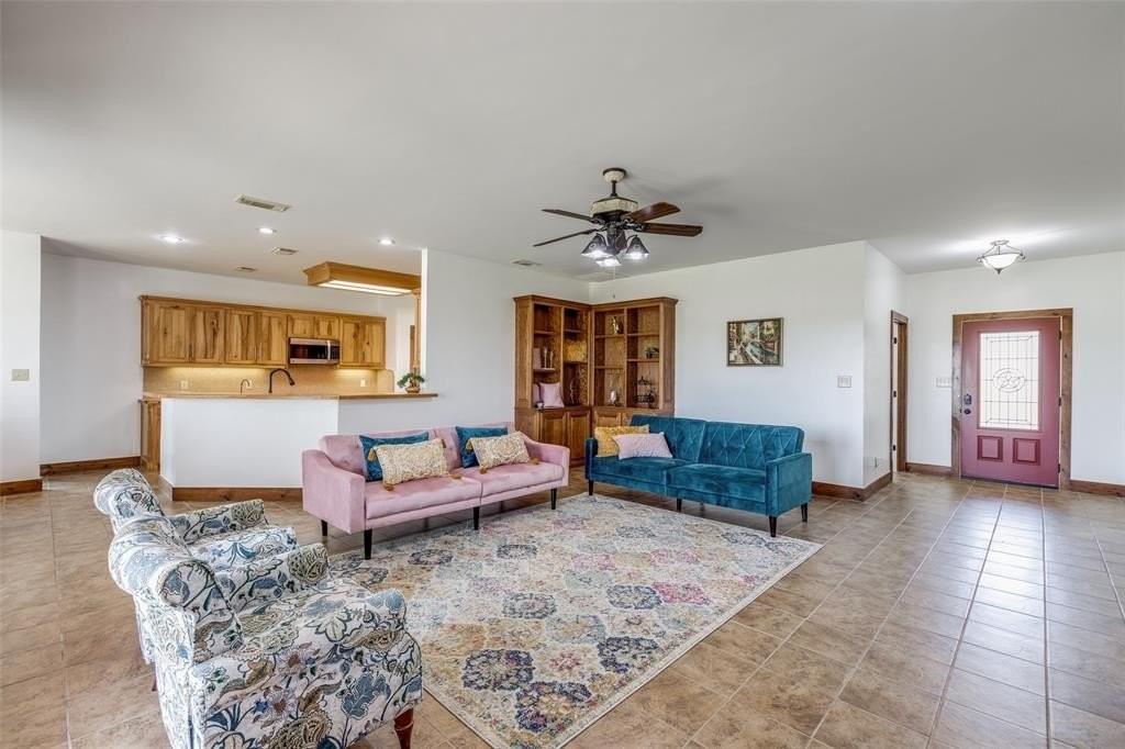 11744 Foutch Rd - Photo 7 of 35