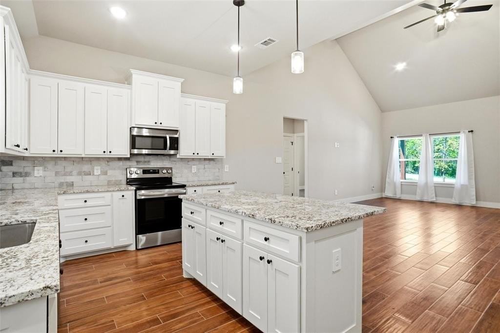 101 Monarch Ln - Photo 7 of 17