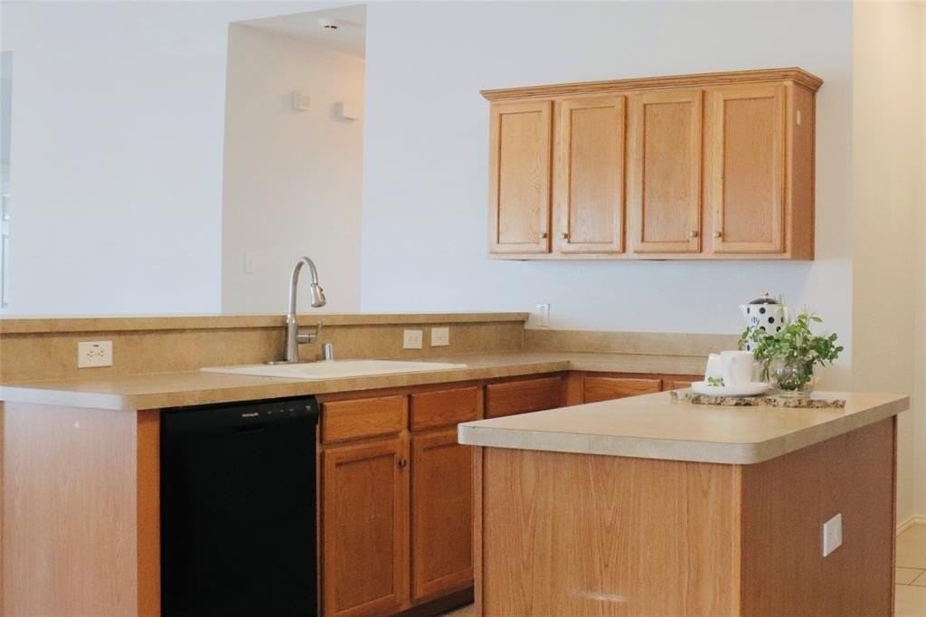 2314 Hillside Dr - Photo 6 of 22