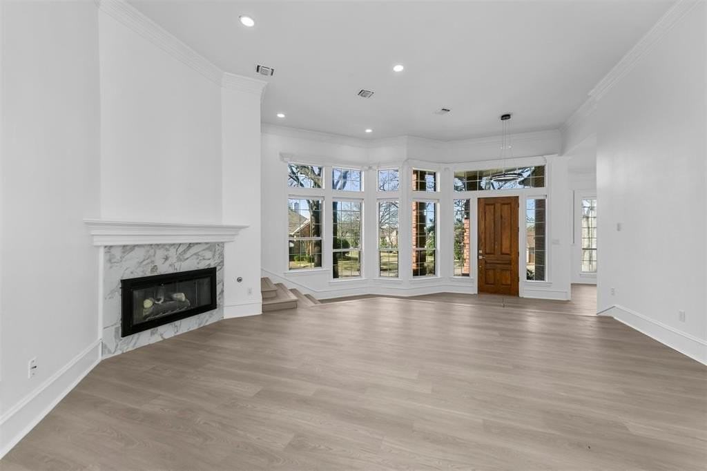 401 Leigh Ct - Photo 3 of 29