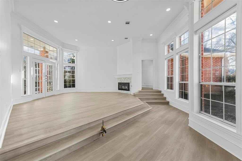 401 Leigh Ct - Photo 7 of 29