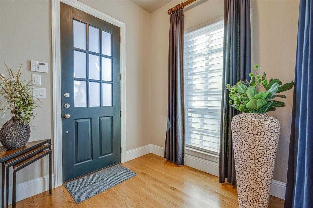 528 Sandy Ln - Photo 7 of 40