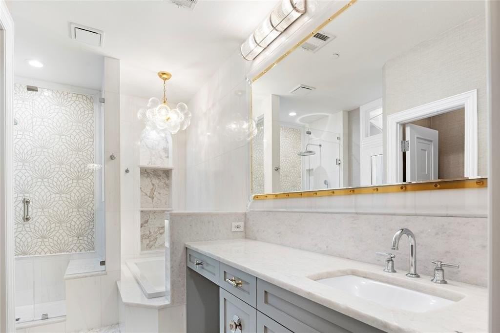 5635 Cecina Dr - Photo 3 of 40