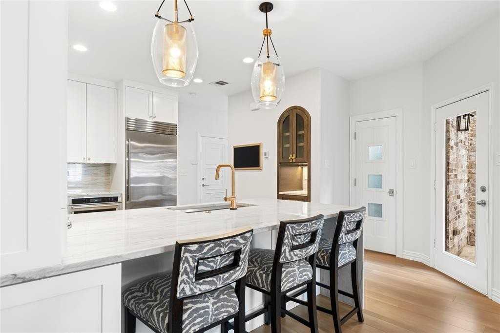 5635 Cecina Dr - Photo 7 of 40