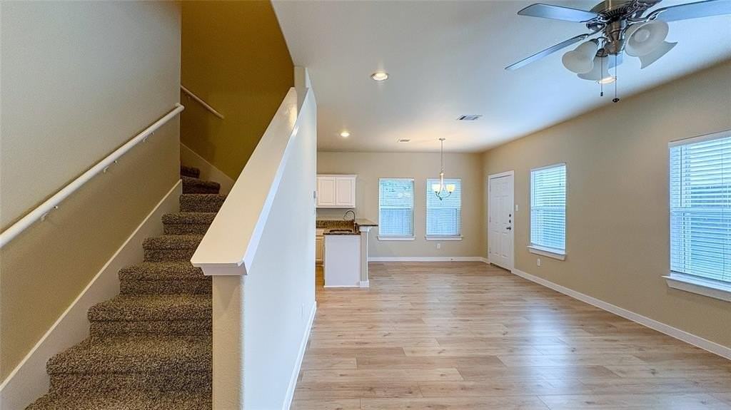 9922 Ironhorse Dr - Photo 4 of 27