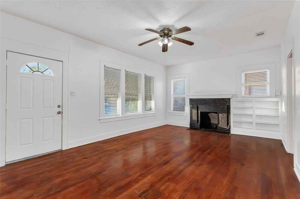 5708 Live Oak St - Photo 2 of 25