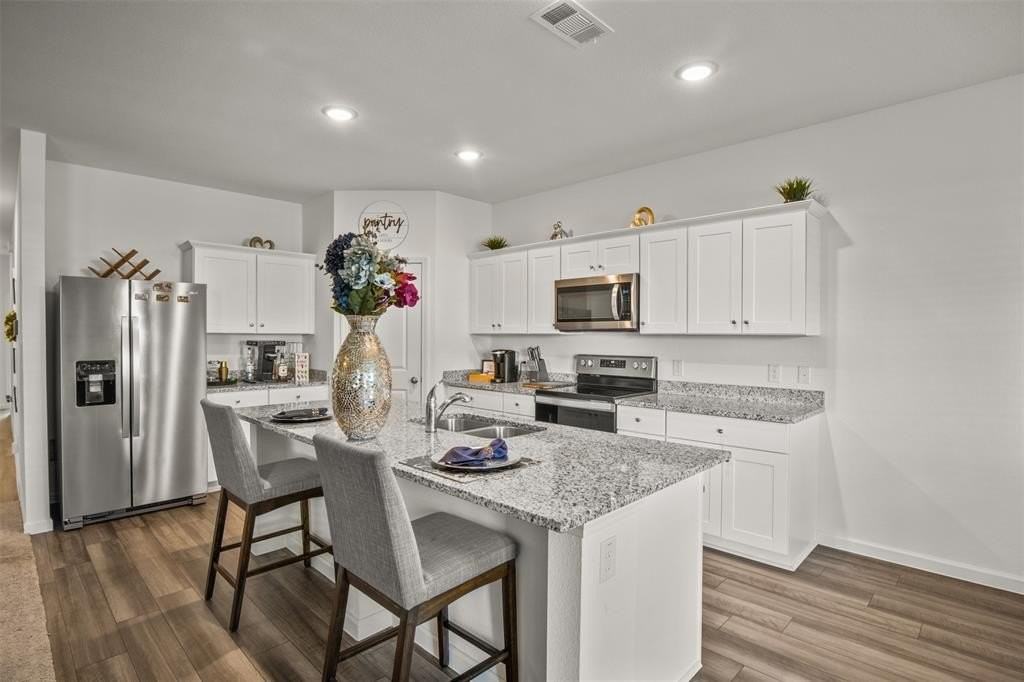 10357 Rosegreen Ln - Photo 3 of 23