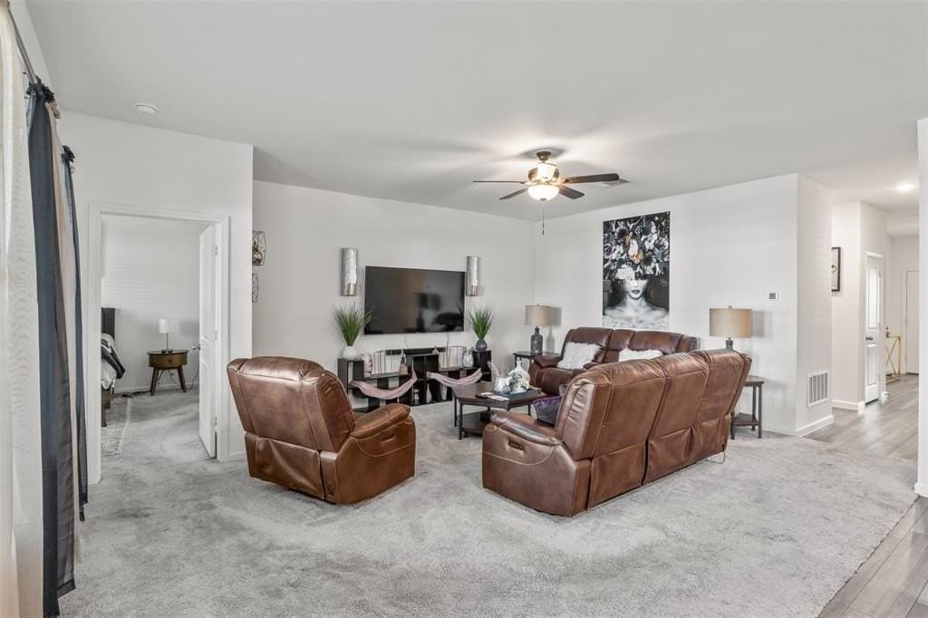 10357 Rosegreen Ln - Photo 4 of 23