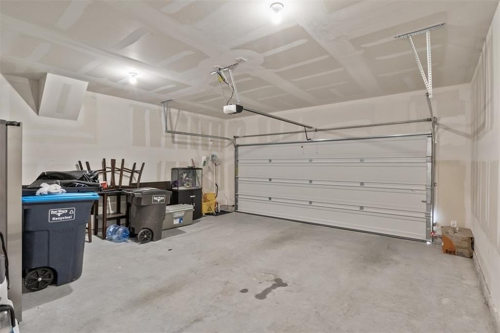 10357 Rosegreen Ln - Photo 5 of 23