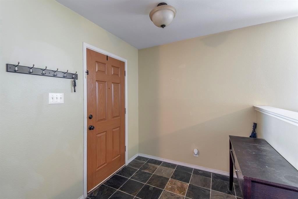 12667 Vandelia St - Photo 3 of 25