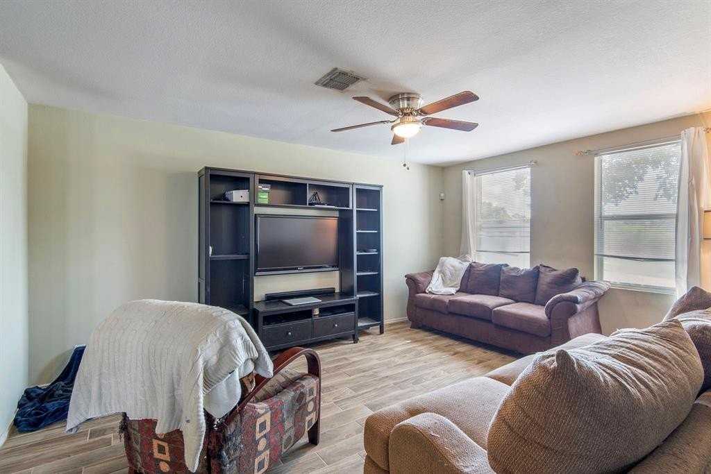 12667 Vandelia St - Photo 4 of 25