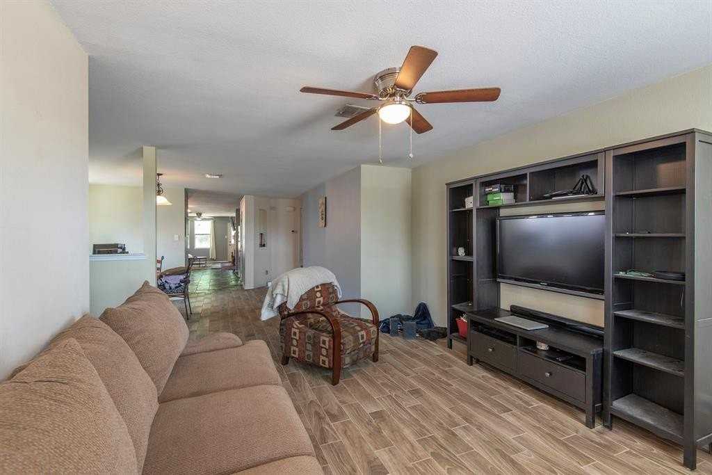 12667 Vandelia St - Photo 5 of 25