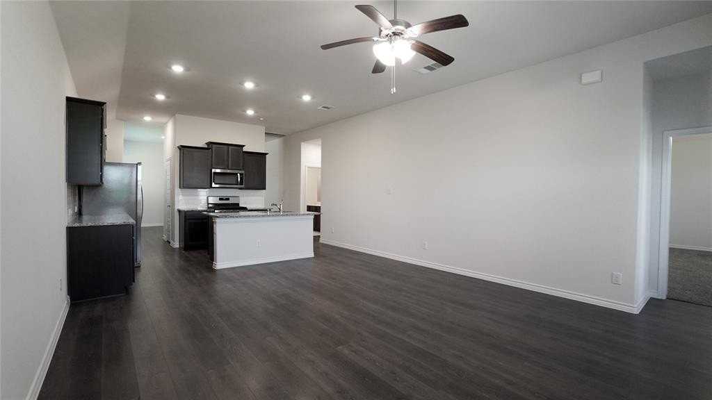 710 John Adams Ct - Photo 6 of 31