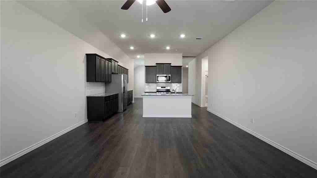 710 John Adams Ct - Photo 7 of 31