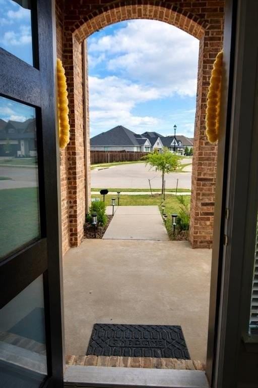 1819 Navarre Way - Photo 4 of 26