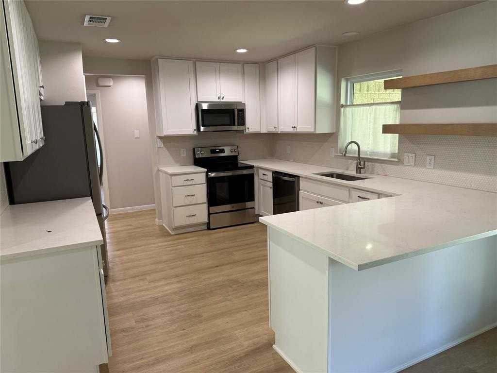 805 Scottsdale Dr - Photo 3 of 3