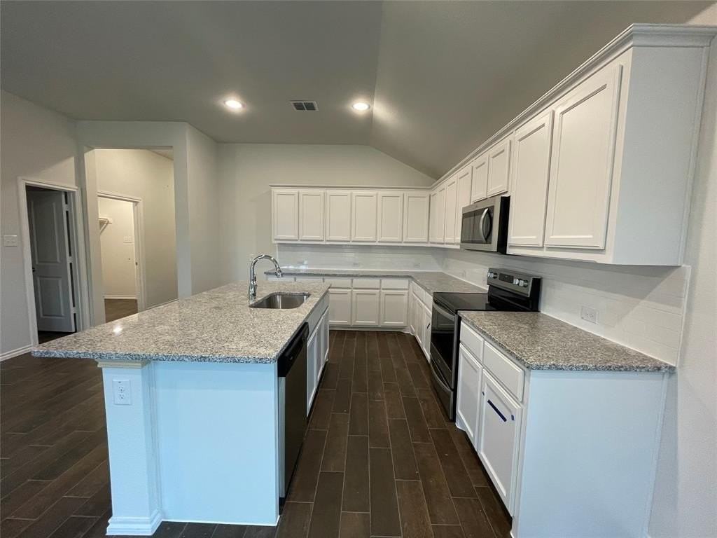 4324 Cordata Dr - Photo 6 of 15