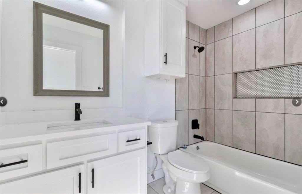 2113 Wright St #B - Photo 5 of 10