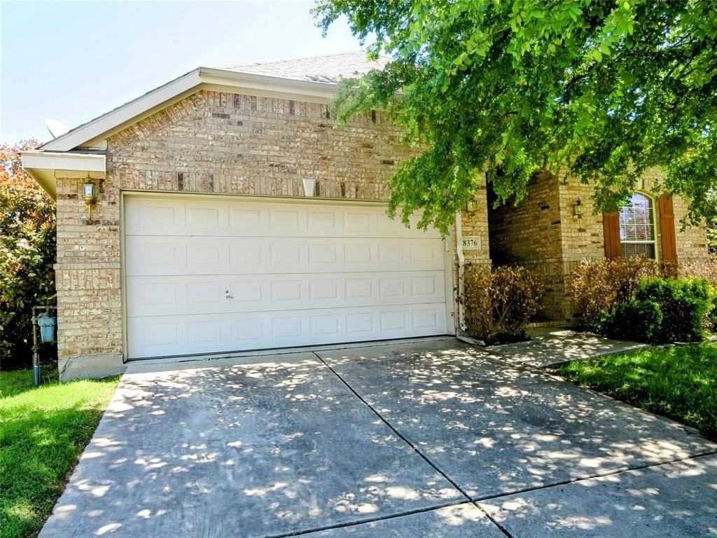 8376 Davis Dr - Photo 4 of 32