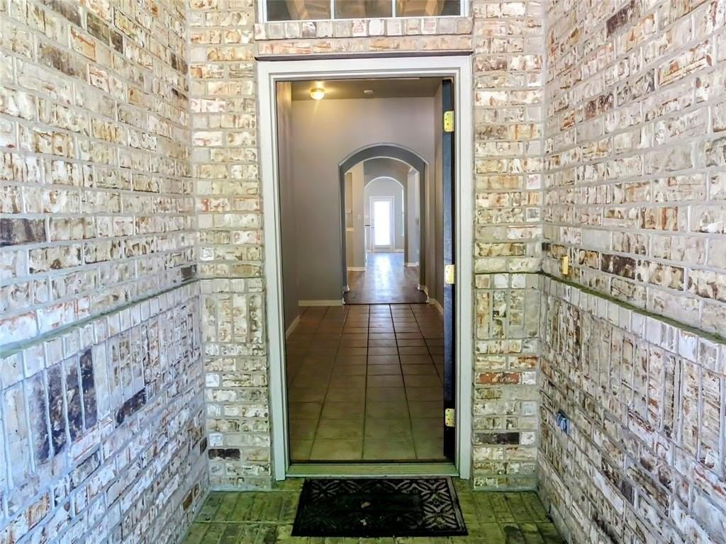 8376 Davis Dr - Photo 7 of 32