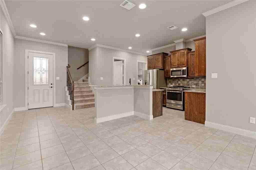 Chrystal Fls - Photo 4 of 37