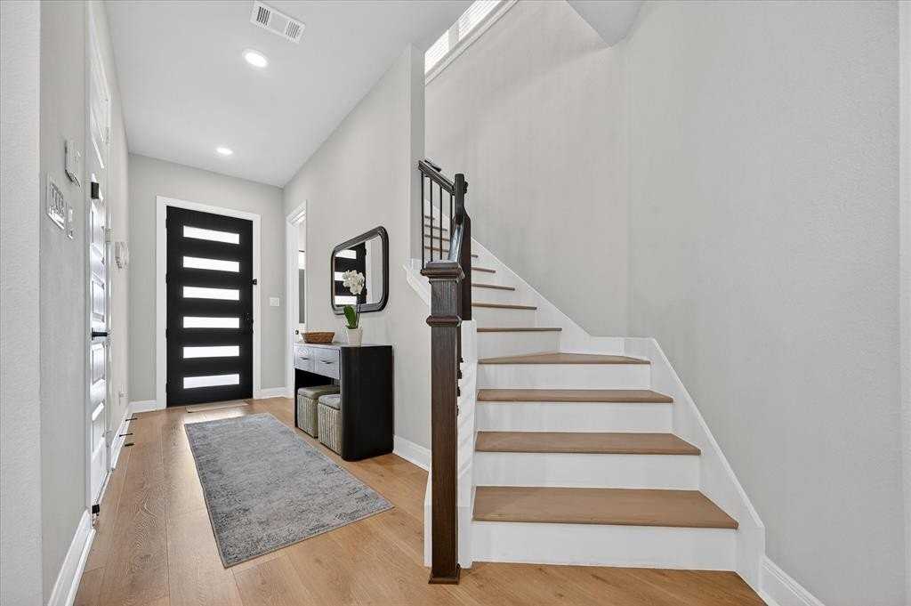 624 Treaty Oak Dr - Photo 4 of 28