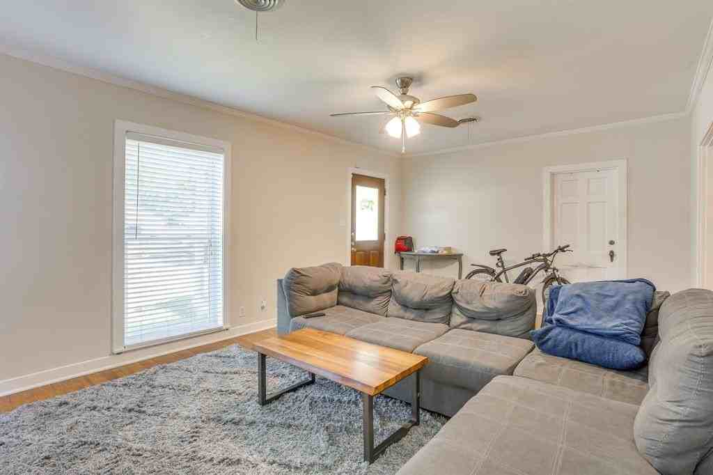 2809 Benbrook Blvd - Photo 7 of 24