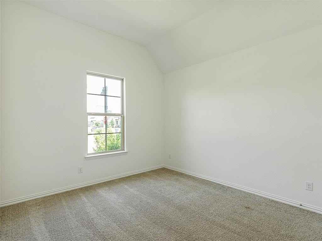 1925 Emilia Dr - Photo 3 of 26