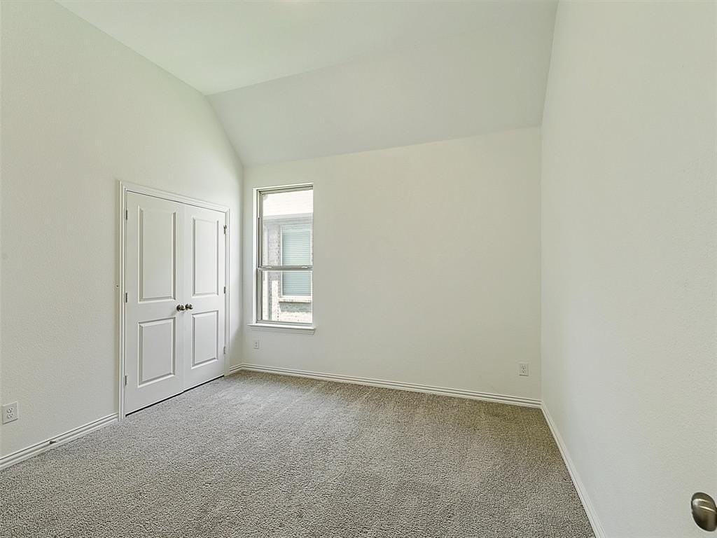 1925 Emilia Dr - Photo 6 of 26