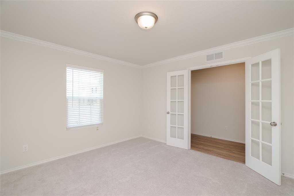 820 Forestdale Ct - Photo 7 of 34