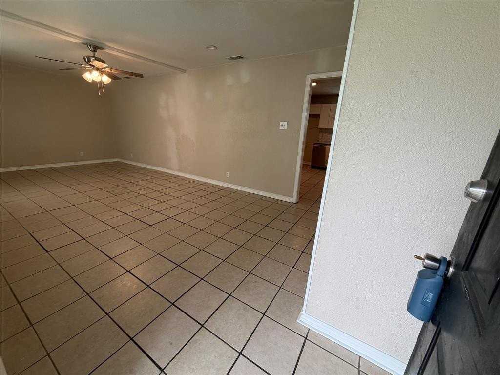 532 Nw King St - Photo 2 of 17