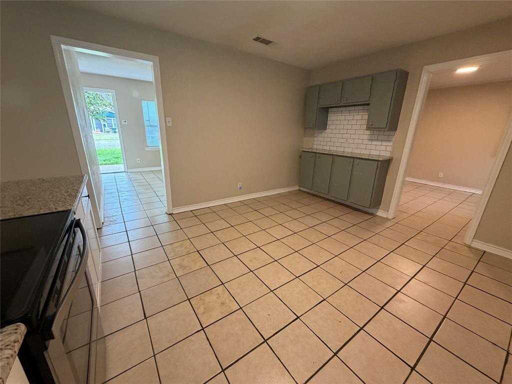 532 Nw King St - Photo 4 of 17