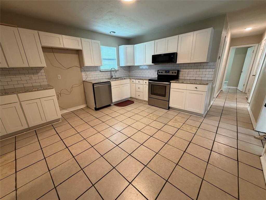 532 Nw King St - Photo 5 of 17