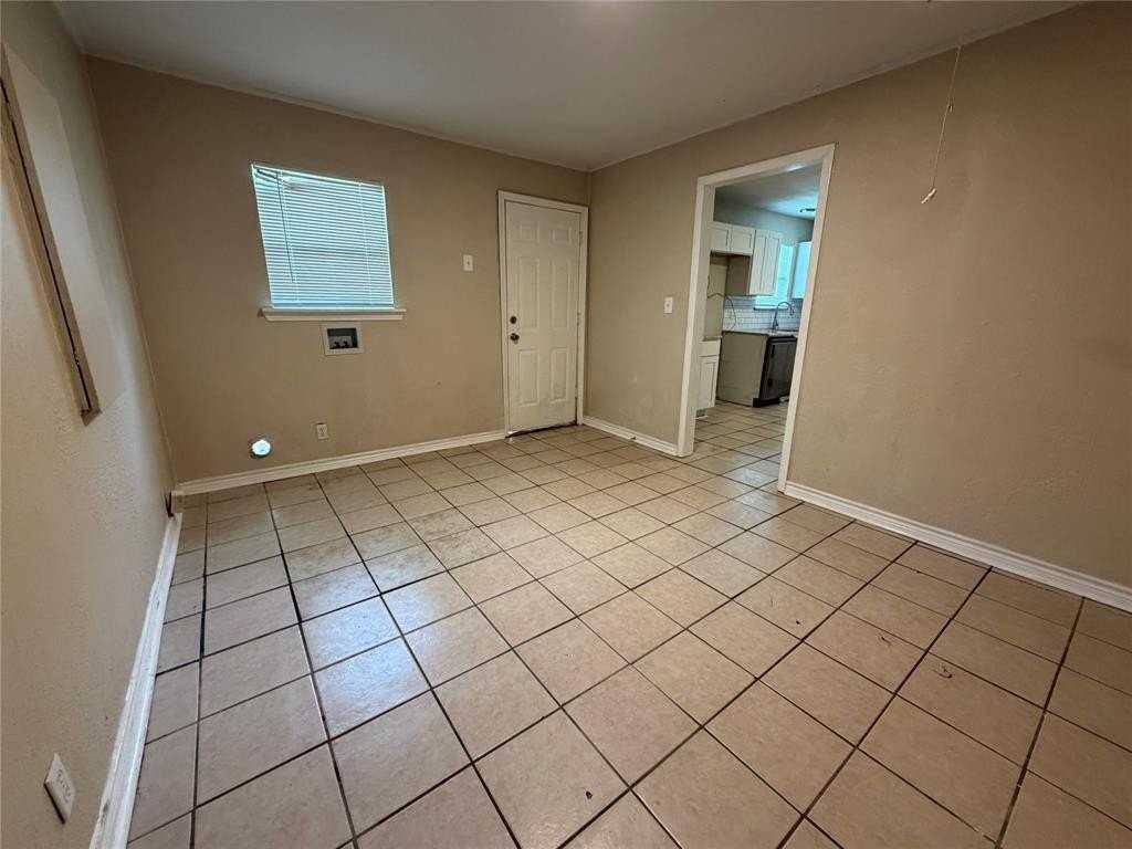 532 Nw King St - Photo 7 of 17