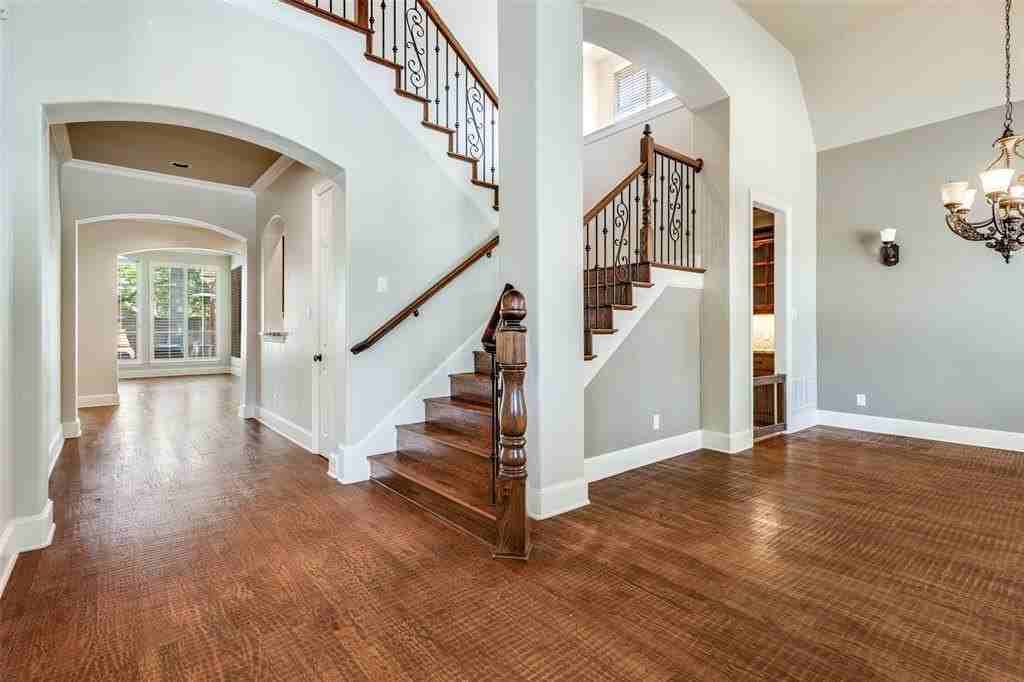 901 Sandy Trl - Photo 4 of 36