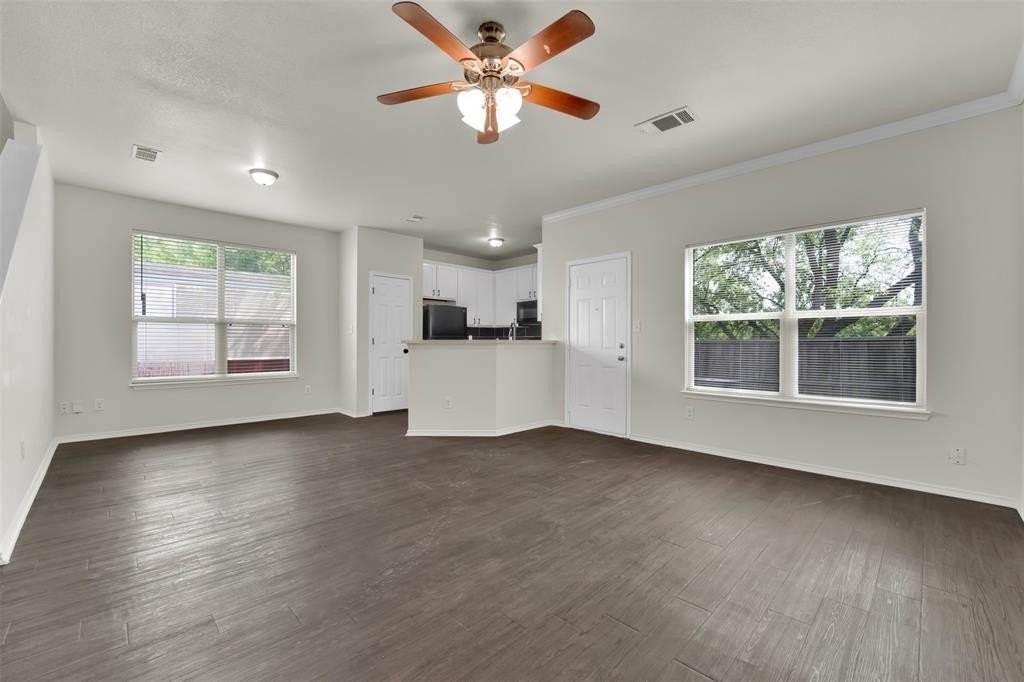 338 Castleridge Dr - Photo 4 of 22