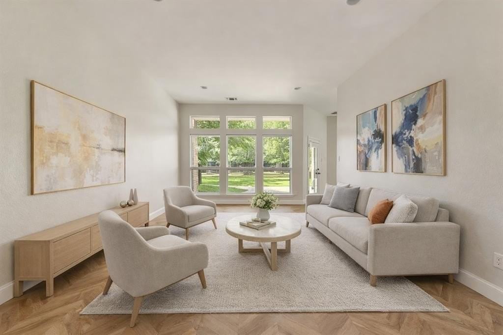 1110 Calais Dr - Photo 5 of 25