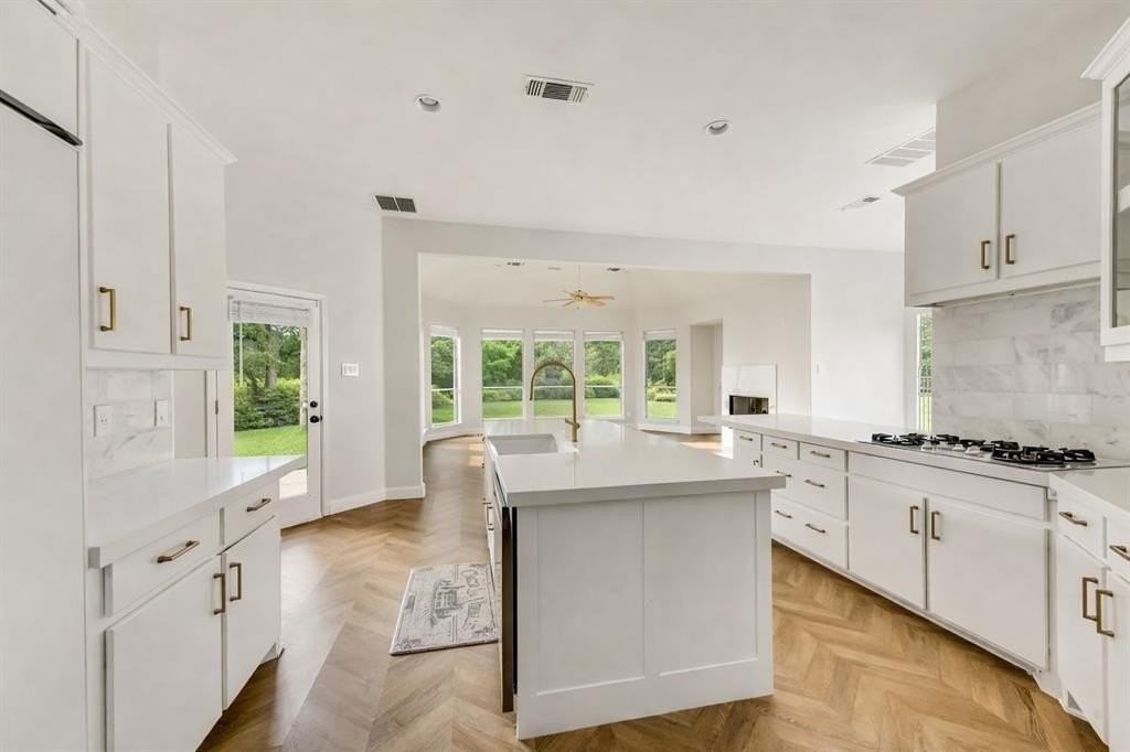 1110 Calais Dr - Photo 6 of 25