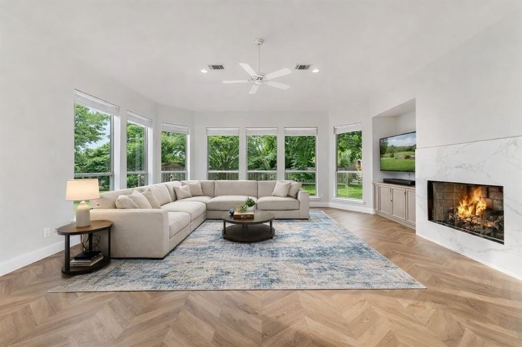 1110 Calais Dr - Photo 7 of 25