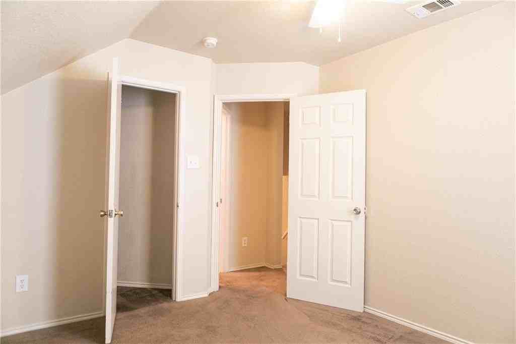 404 Kings Way Dr #A - Photo 3 of 9