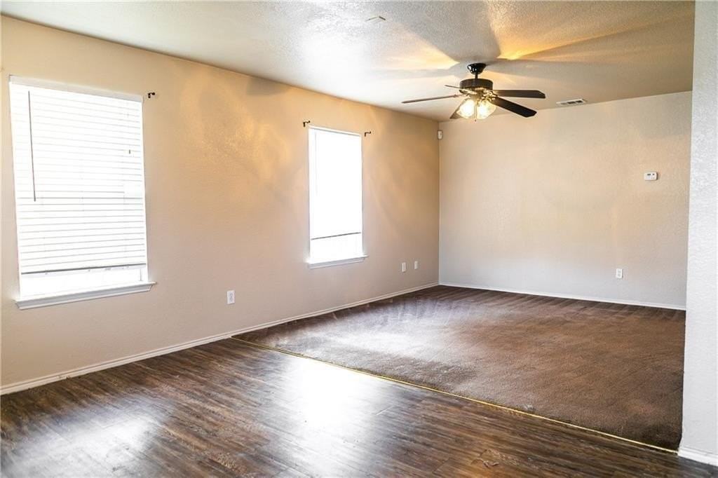 404 Kings Way Dr #A - Photo 5 of 9