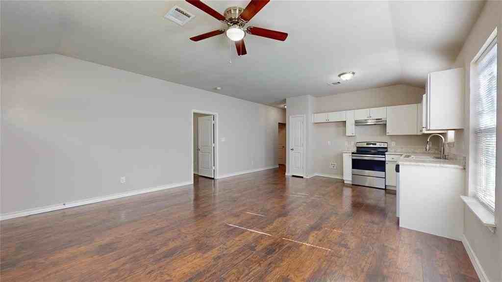 2104 Daniel St - Photo 2 of 12