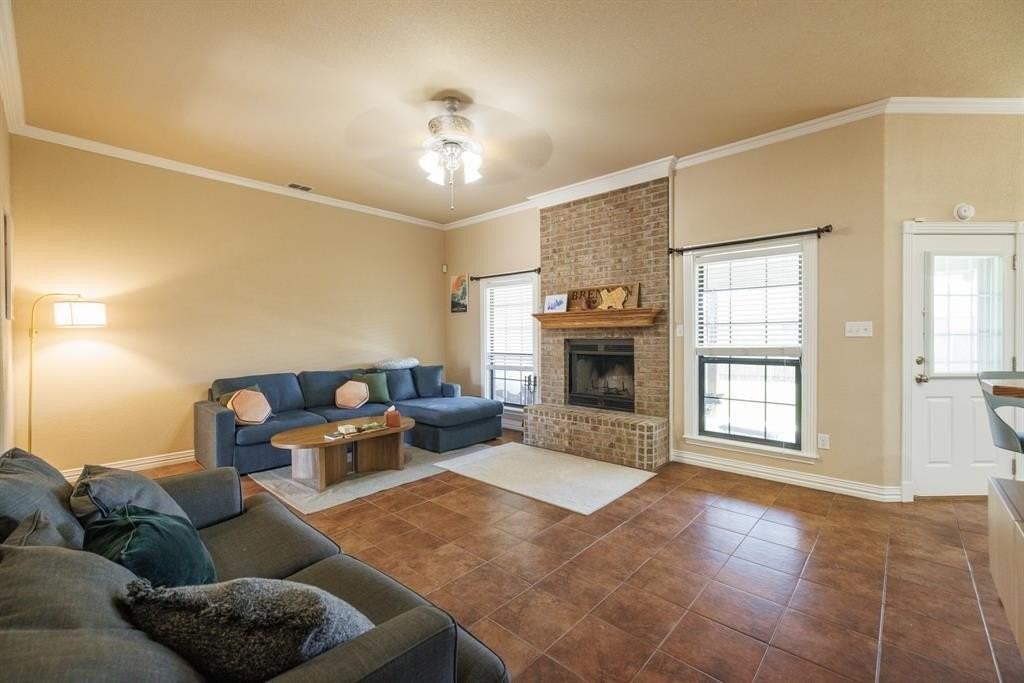 857 Shallow Water Trl - Photo 2 of 36