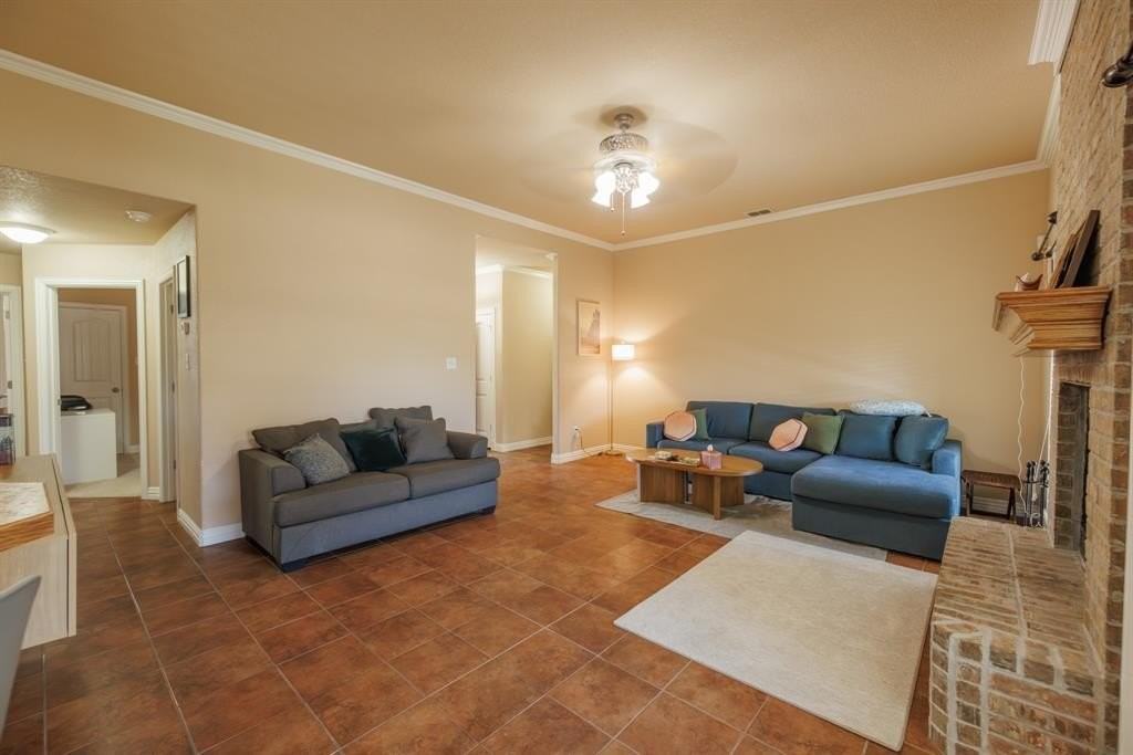 857 Shallow Water Trl - Photo 4 of 36