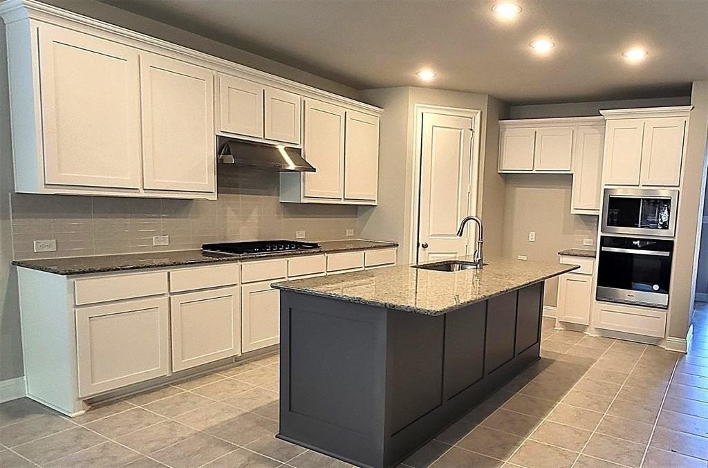 1508 Hamlisch Ave - Photo 7 of 25