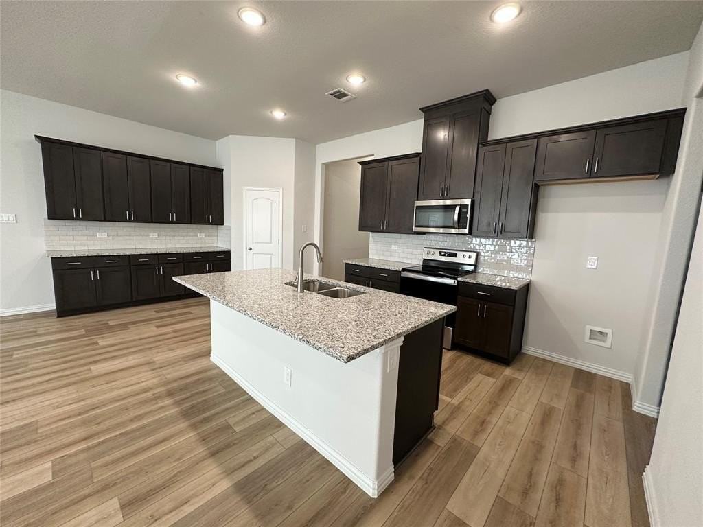 127 Bowling Green Ave - Photo 3 of 25